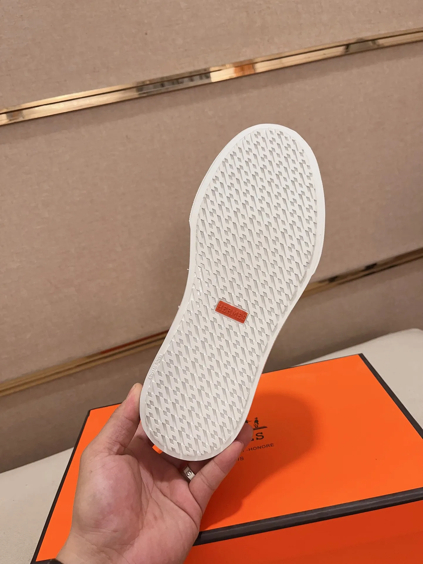 Men's clothing and shoes💰: 420💰《HERMES》【Classic Original Version】Hermès; Top 🔝 Purchasing Agency 🔍🔍Men's latest 🇺🇸 counter sales simultaneously, original ▲▲cowhide imported from Italy ▲▲Exquisite workmanship (Italian 🇮🇹Imported water-dyed 🐂cowhide lining) sole: original sole provided by the original factory, ⚠️exclusive double-layer activity·TPR·rubber·combined molded outsole; Code number: 38-44 (45/46 can be customized, non-refundable)